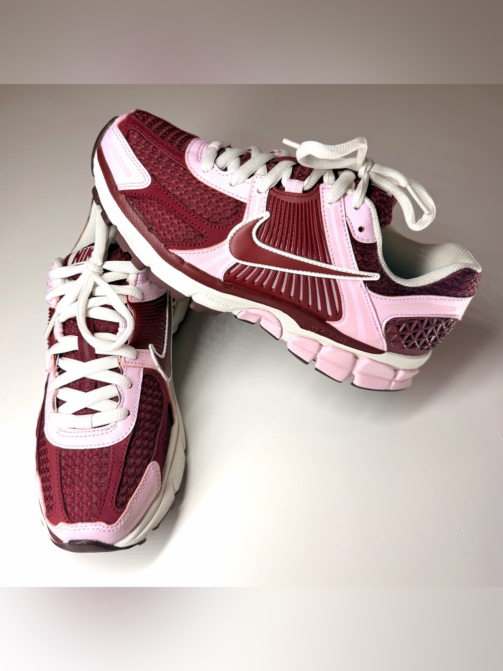 Nike Women’s Zoom Vomero 5 'Pink Foam Team Red Athletic Sneakers Size- 8
